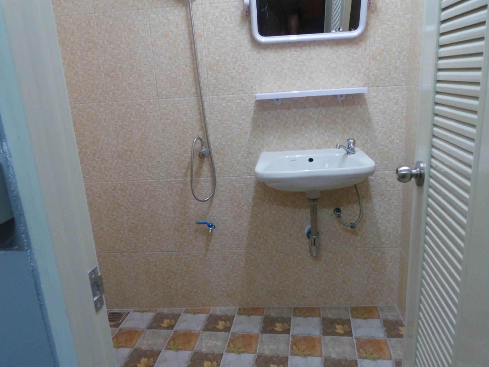 มี-หอพัก-ห้องพัก-ให้เช่า-แบบรายวันและรายเดือน