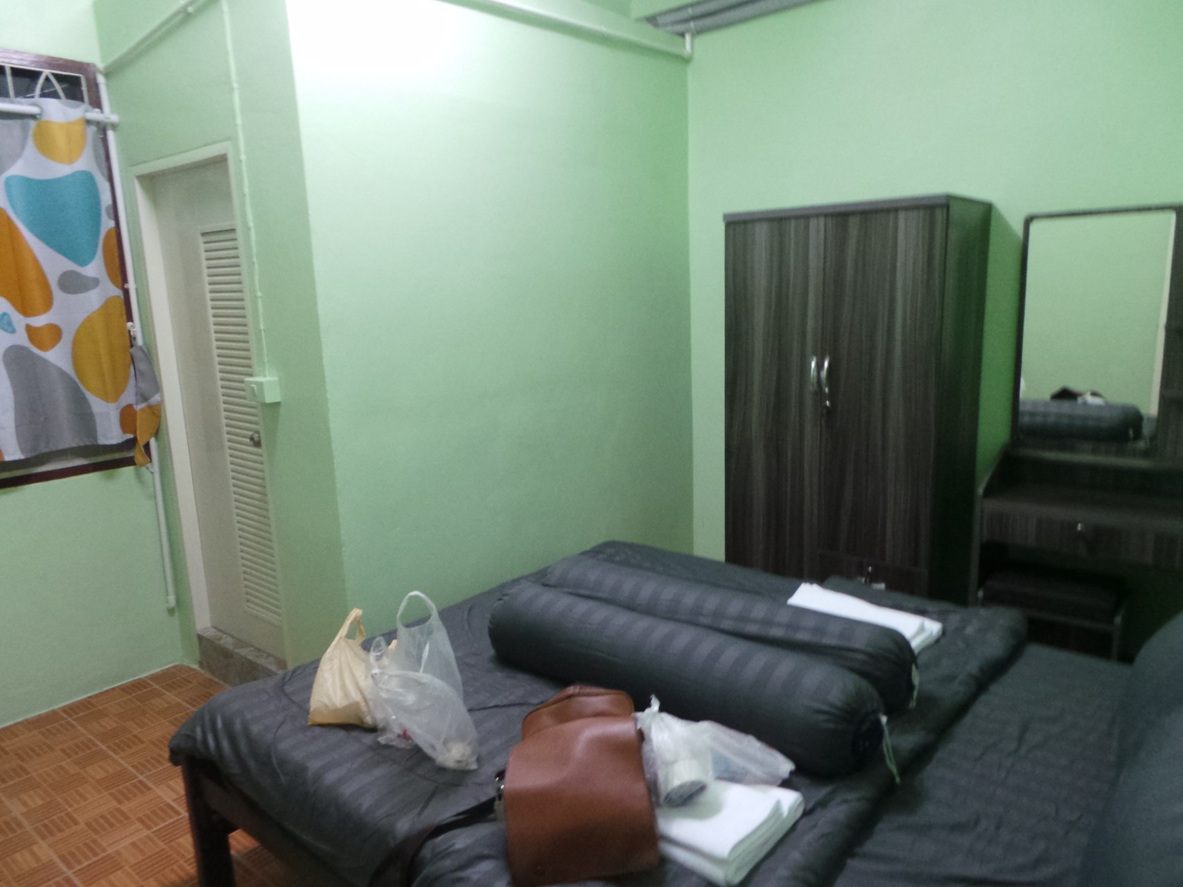 มี-หอพัก-ห้องพัก-ให้เช่า-แบบรายวันและรายเดือน