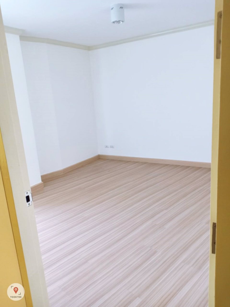 ขายคอนโด-2-ห้องนอนชาโตว์อินทาวน์-รัชดา-20-ขนาด-6697-ตรม