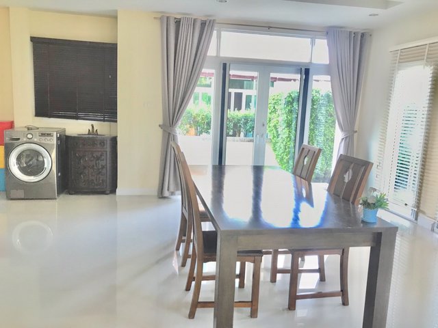 ให้เช่า-บ้านเดี่ยว-2-ชั้น-หลังมุม-มีอ่างอาบน้ำ-เหมาะกับผู้เช่าญี่ปุ่น-28000-บาท