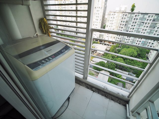 ให้เช่า-the-room-รัชดา-ลาดพร้าว-เดินไป-mrt-ได้สบายๆ-13500-บาท