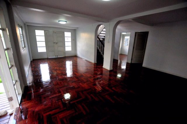 ขาย-บ้านเดี่ยว-ทำเลหายาก-122-วา-โชคชัย-4-ปาร์เก้ไม้มะค่าทั้งหลัง