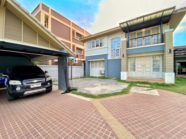 ขาย-บ้านเดี่ยว-ทำเลหายาก-122-วา-โชคชัย-4-ปาร์เก้ไม้มะค่าทั้งหลัง