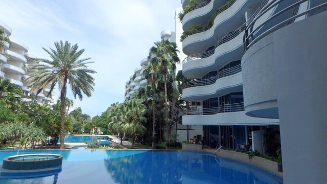 ขาย-คอนโดหัวหิน-2-นอน-ที่เห็นทะเลทั้งในห้องนอน-และห้องนั่งเล่น