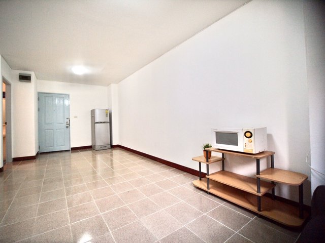 ขาย-ห้องพร้อมเฟอร์-พาร์คแลนด์-บางนา-890000-บาท