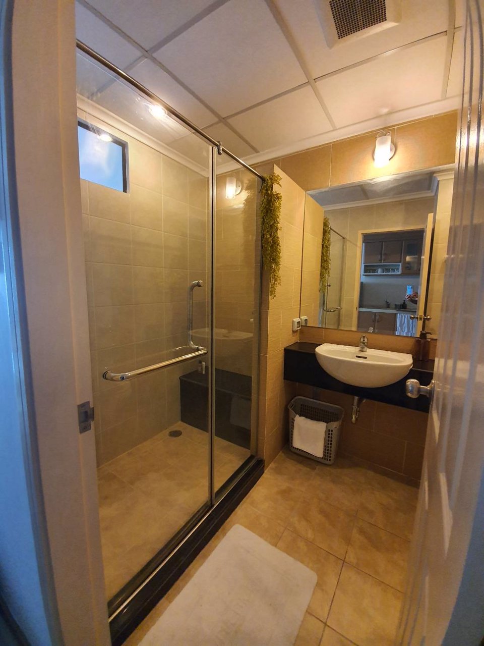 ให้เช่า-ห้องใหญ่-44-ตรม-วิวแม่น้ำเต็มตา-ถนนตก-พระราม-3