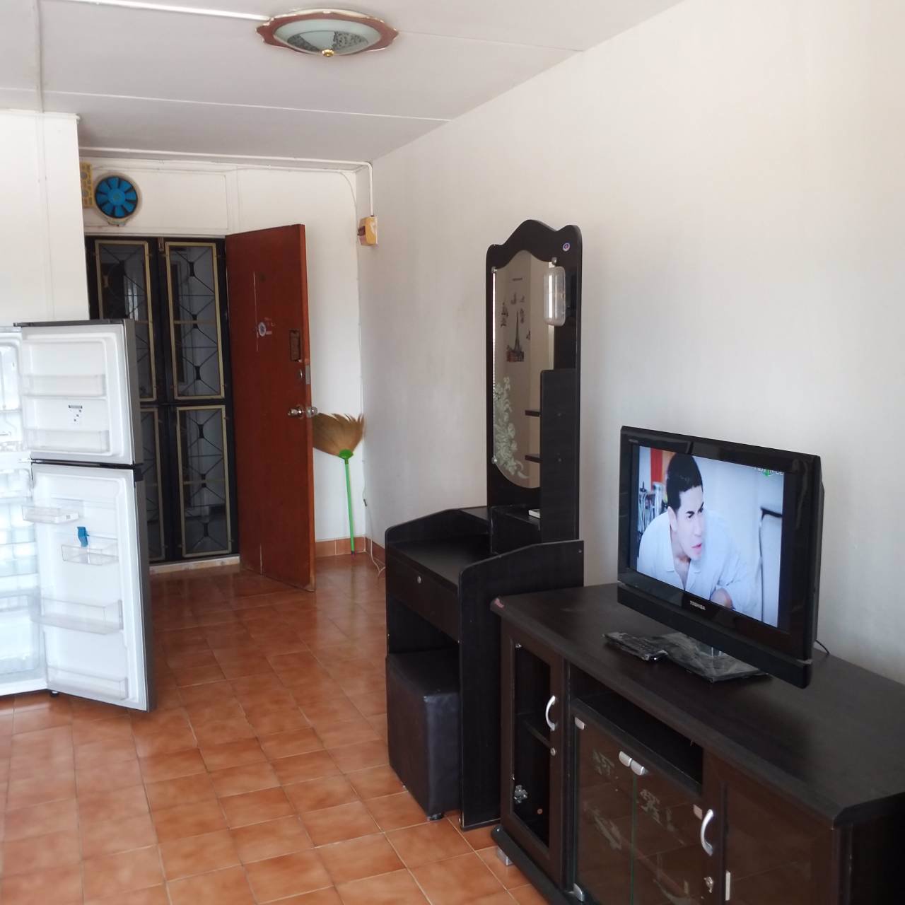 ให้เช่า-ป๊อบปุล่าคอนโด-เมืองทองธานี-แอร์-เฟอร์พร้อม