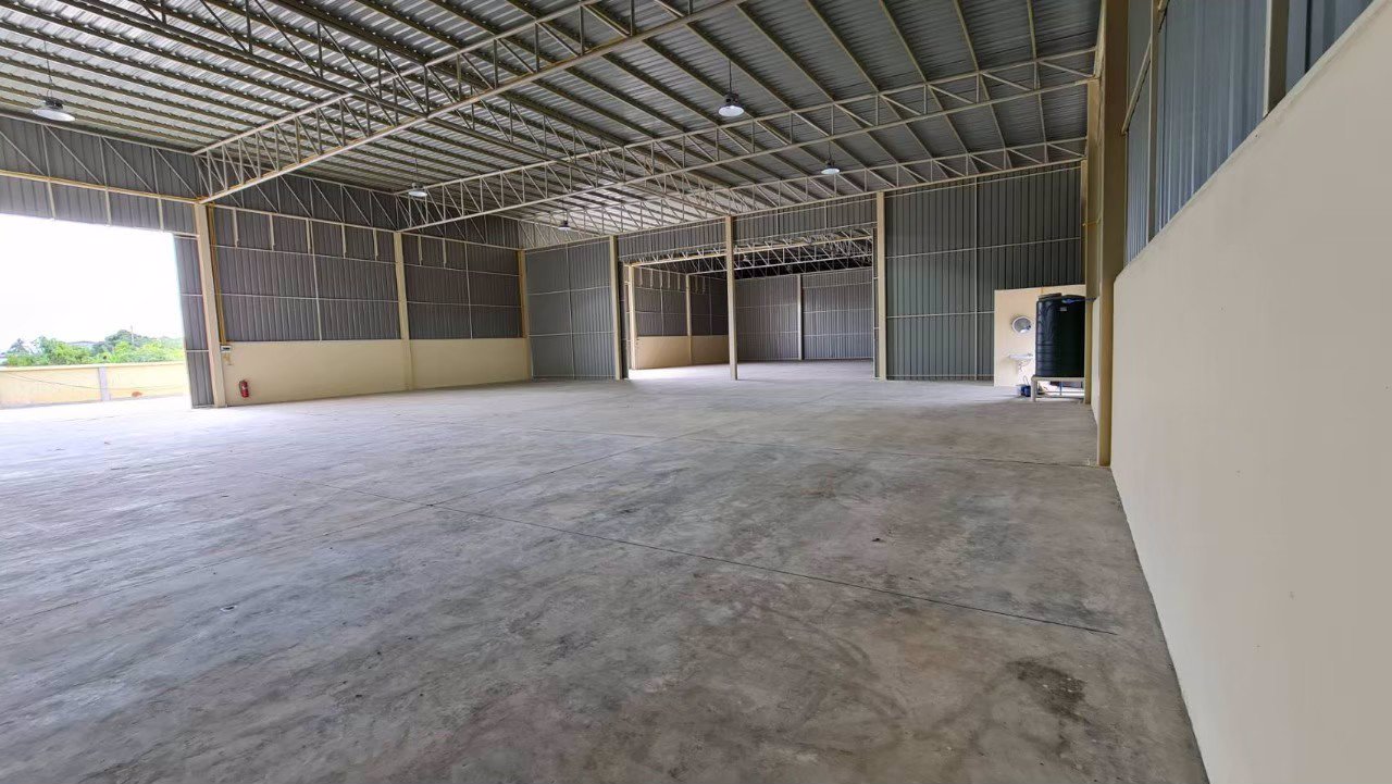 ให้เช่าโกดัง-อยู่ห่างตัวเมืองพิษณุโลก-8-กมเท่านั้น