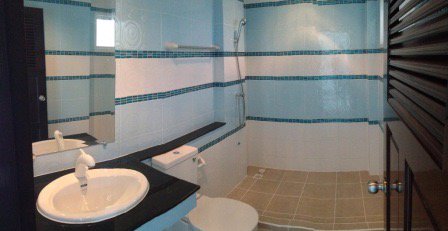 ขายทาวน์โฮม-2-ชั้นหลังริม-ติดสวนกลางหมู่บ้าน