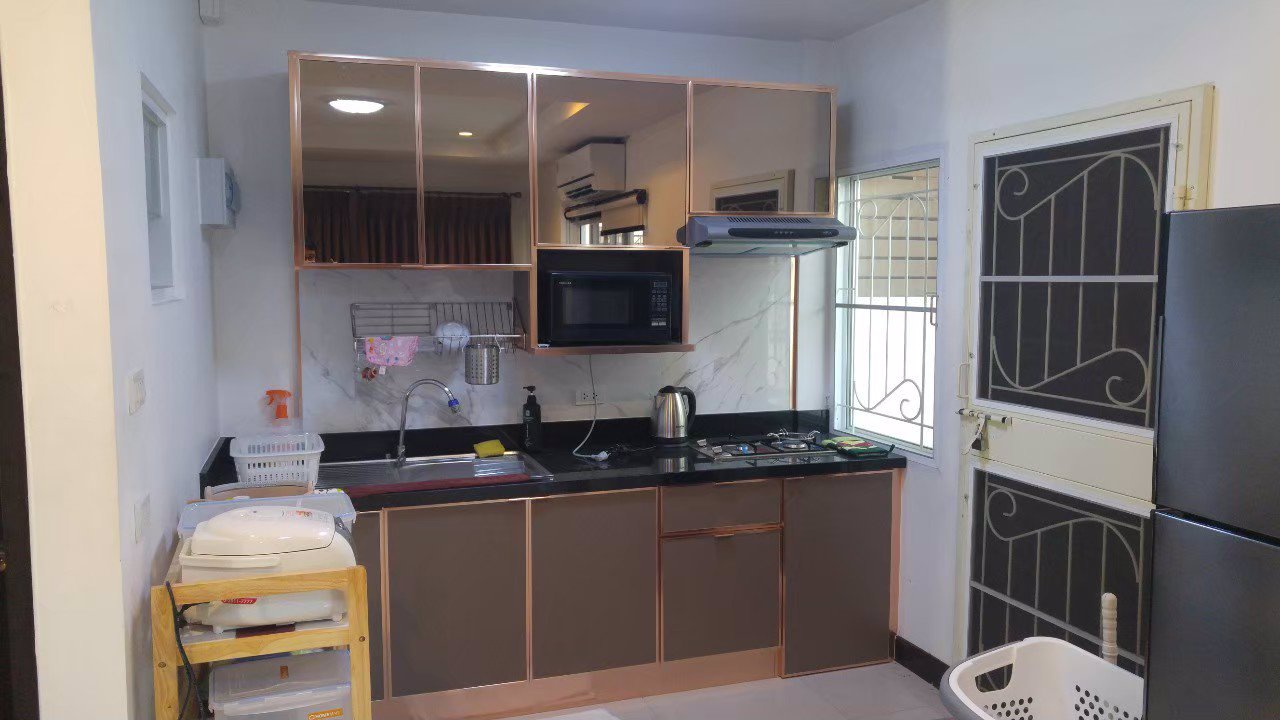 ขายทาวน์โฮม-2-ชั้นหลังริม-ติดสวนกลางหมู่บ้าน