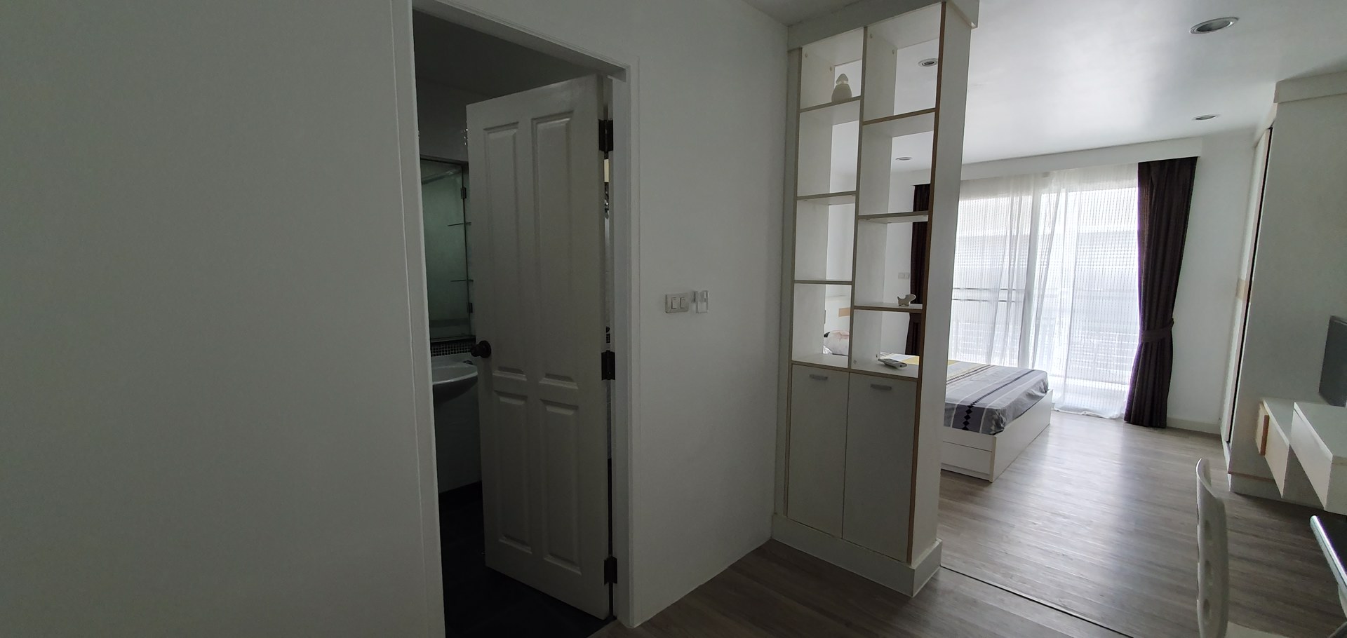 ขายคอนโดศิริน-เรสซิเดนซ์-ห้องมุม-ชั้นบนสุด-ชั้น-8-ถนนพัฒนาการ