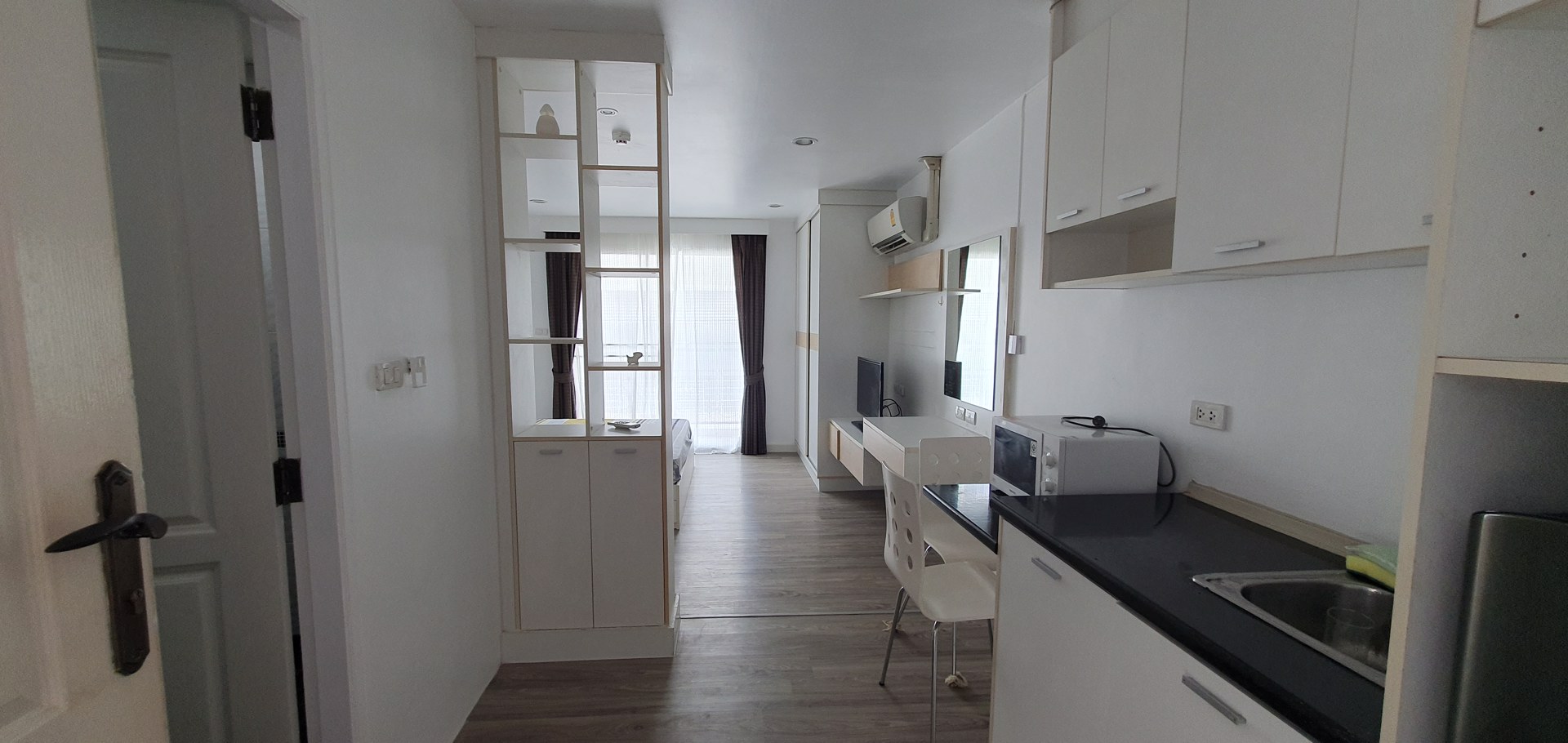 ขายคอนโดศิริน-เรสซิเดนซ์-ห้องมุม-ชั้นบนสุด-ชั้น-8-ถนนพัฒนาการ