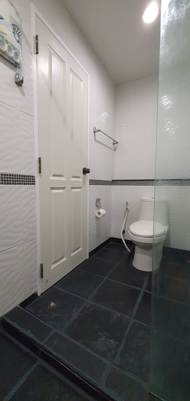 ขายคอนโดศิริน-เรสซิเดนซ์-ห้องมุม-ชั้นบนสุด-ชั้น-8-ถนนพัฒนาการ