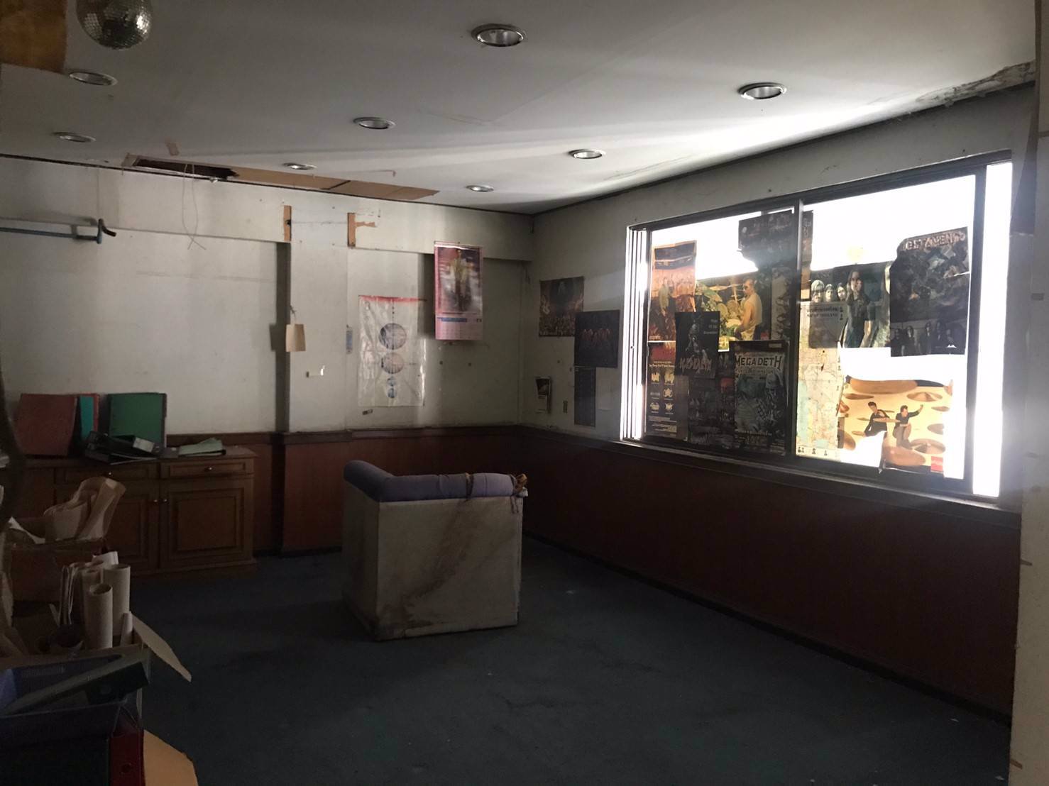 พื้นที่ว่างให้เช่า-rca-block-f-ชั้น-3-4-สองคูหา-ปล่อยเช่าราคาถูก-เหมาะสำหรับทำสำนักงาน-สตูดิโอ