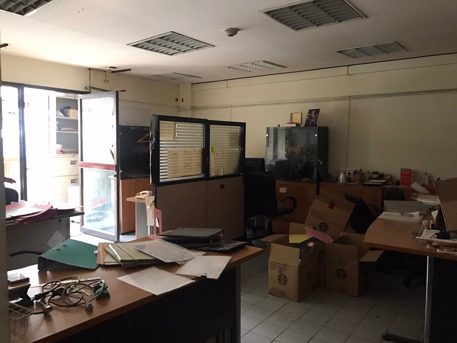 พื้นที่ว่างให้เช่า-rca-block-f-ชั้น-3-4-สองคูหา-ปล่อยเช่าราคาถูก-เหมาะสำหรับทำสำนักงาน-สตูดิโอ