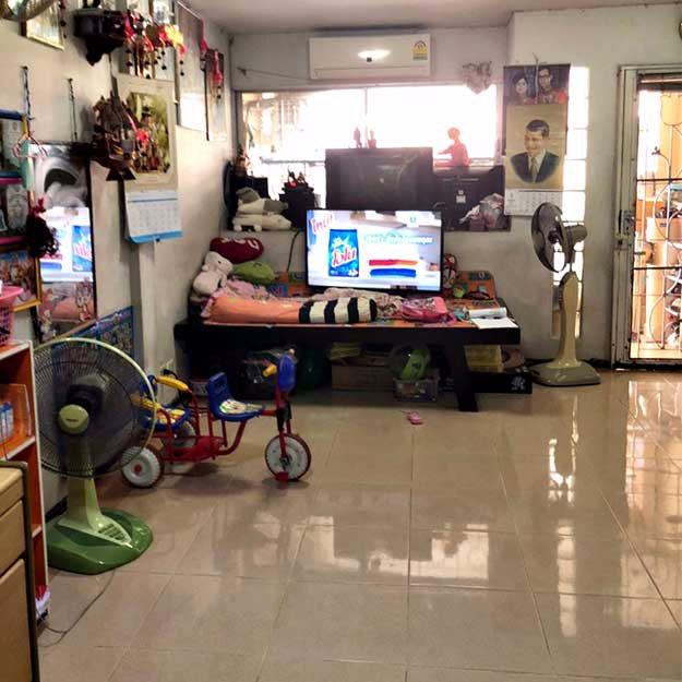 ขายทาวน์เฮ้าส์3ชั้น-196ตรว-มสวนนนท์วิลล์-ซอยท่าอิฐ-ต่อเติม-ราคาถูกที่สุดครับ