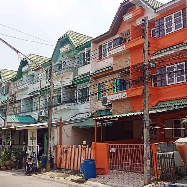 ขายทาวน์เฮ้าส์3ชั้น-16ตรว-มอู่ทองเพลส2-ซอยเปียร์นนท์-ถนนลำลูกกา-ปรับปรุงใหม่-ราคาคุยกันได้ครับ