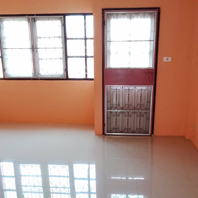 ขายทาวน์เฮ้าส์3ชั้น-16ตรว-มอู่ทองเพลส2-ซอยเปียร์นนท์-ถนนลำลูกกา-ปรับปรุงใหม่-ราคาคุยกันได้ครับ