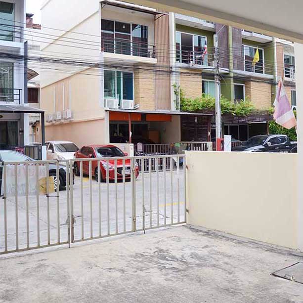 ขาย-ให้เช่าทาวน์โฮม4ชั้น-203ตรว-มปรัชญาโฮมทาวน์-หลังมุม-สภาพดี-พทใช้สอยเยอะ-ราคาคุยกันได้ครับ