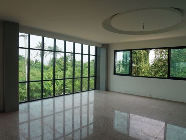 ขายโรงงาน-2-ไร่-ที่ทันสมัยหรูหราและทนทานกว่าโรงงานตามโครงการทั่วไป-วางของได้จุใจ-ติดคลอง-แถมยังใกล้