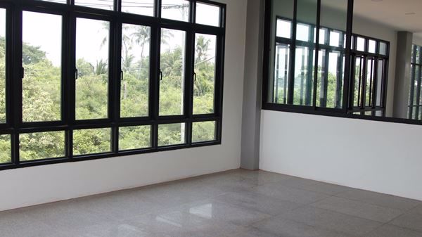 ขายโรงงาน-2-ไร่-ที่ทันสมัยหรูหราและทนทานกว่าโรงงานตามโครงการทั่วไป-วางของได้จุใจ-ติดคลอง-แถมยังใกล้