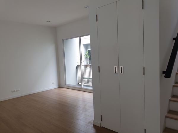 ขายทาวน์โฮม-พาทิโอ-เมืองทอง-แจ้งวัฒนะ-3-ชั้นครึ่ง-22-ตรว-3-ห้องนอน-3-ห้องน้ำ