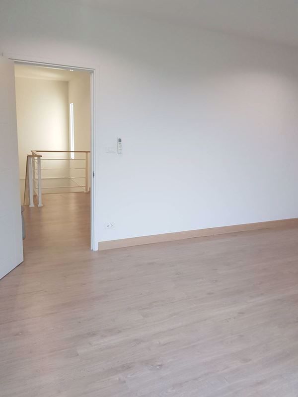 ขายตึก-3-ชั้นครึ่ง-บางใหญ่-นนทบุรี-มีเนื้อที่ด้านหลังตึก-3-ห้องนอน-3-ห้องน้ำ-257-ตรว