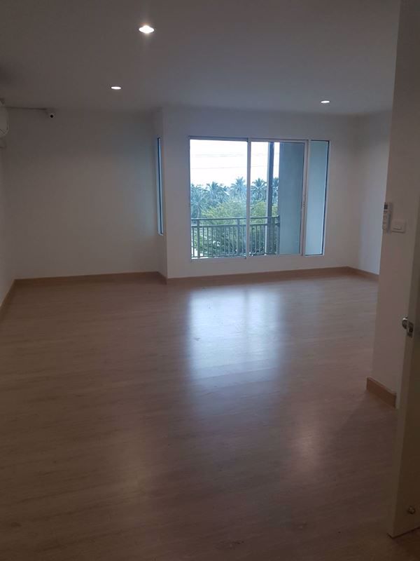 ขายตึก-3-ชั้นครึ่ง-บางใหญ่-นนทบุรี-มีเนื้อที่ด้านหลังตึก-3-ห้องนอน-3-ห้องน้ำ-257-ตรว