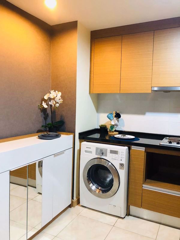 ขายด่วน-คอนโด-ดีไซน์-รัชดา-คอนโดมีไลฟ์สไตล์เรียบหรู-มีความเป็นส่วนตัว-ขนาดพื้นที่ห้อง-4082-ตารางเมต