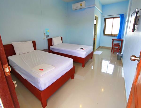 ขายด่วน-โรงแรม-2-ชั้น-ตรงข้ามหาดเตยงาม-สัตหีบ-มีที่จอดรถ-ติดถนนสุขุมวิท-ใกล้สนามบินอู่ตะเภา