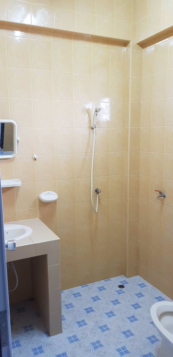 ขายด่วน-อาคารพาณิชย์-4-ชั้น-ตรงข้ามหาดเตยงาม-สัตหีบ-มีที่จอดรถ-ติดถนนสุขุมวิท