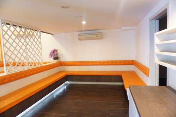 ให้เช่าตึก-อาคารพาณิชย์-3-คูหา-4-ชั้น-ขนาดที่ดิน-54-ตารางวา-ติดถนนกิ่งแก้ว