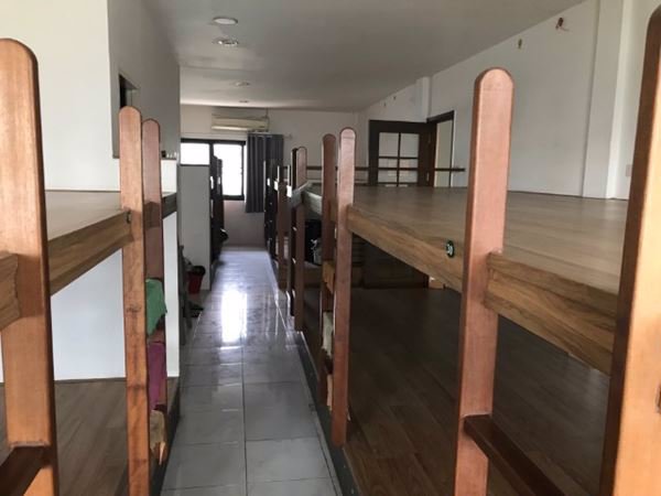 ให้เช่าตึก-อาคารพาณิชย์-3-คูหา-4-ชั้น-ขนาดที่ดิน-54-ตารางวา-ติดถนนกิ่งแก้ว