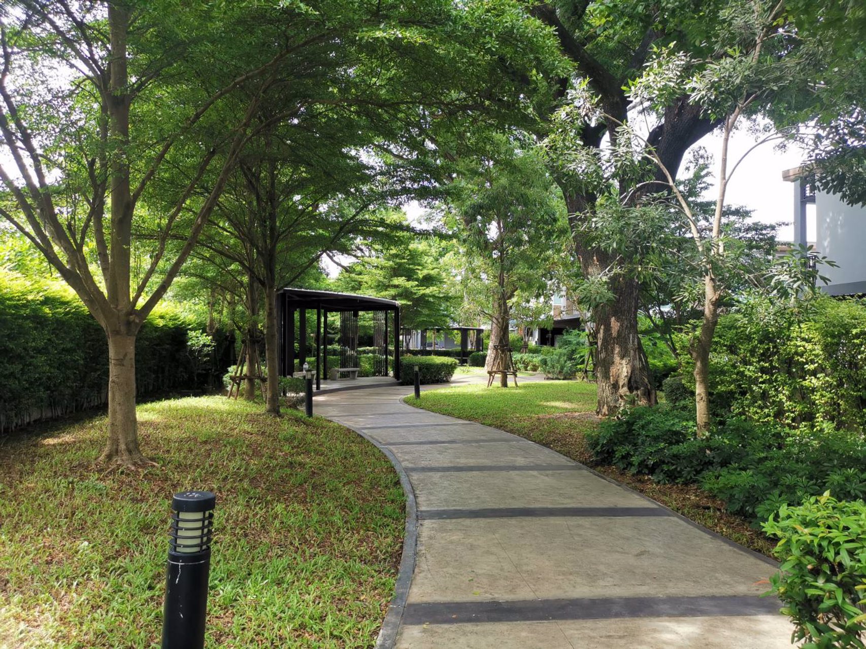 ขายบ้านแฝด-2-ชั้น-แปลงริม-ติดสวน-หมู่บ้านลุมพินี-ทาวน์พาร์ค-ท่าข้าม-พระราม-2-ใกล้เซ็นทรัล-บิ๊กซี