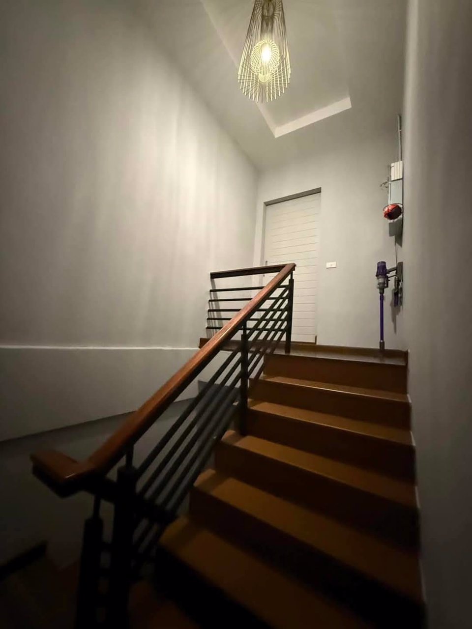 ขายอาคารพาณิชย์-35-ชั้น-ตกแต่งพร้อมอยู่-100-หิ้วกระเป๋าเข้าอยู่ได้เลย-มีระบบกันขโมย-กล้องวงจรปิด