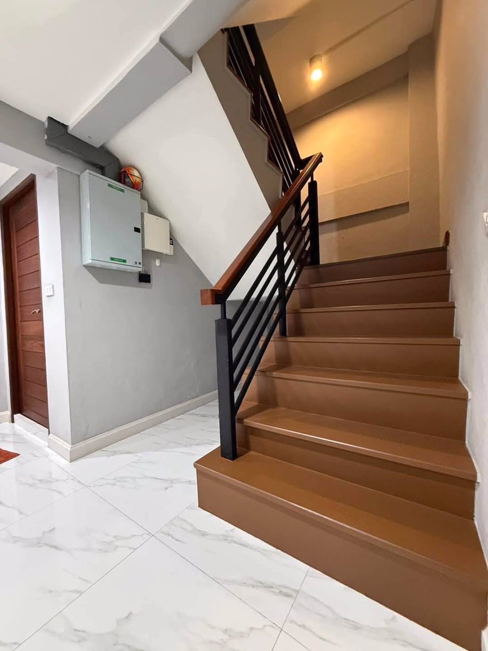 ขายอาคารพาณิชย์-35-ชั้น-ตกแต่งพร้อมอยู่-100-หิ้วกระเป๋าเข้าอยู่ได้เลย-มีระบบกันขโมย-กล้องวงจรปิด