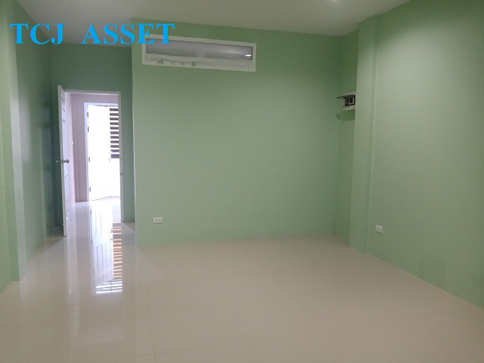 ขายทาวน์เฮาส์หลังมุม-3-ชั้น-มดิโอเพ่น-ซอยศรีด่าน22-ถนนศรีนครินทร์-ใกล้แมคโคร-บิ๊กซี-ศรีนครินทร์