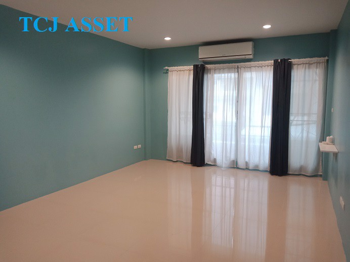 ขายทาวน์เฮาส์หลังมุม-3-ชั้น-มดิโอเพ่น-ซอยศรีด่าน22-ถนนศรีนครินทร์-ใกล้แมคโคร-บิ๊กซี-ศรีนครินทร์