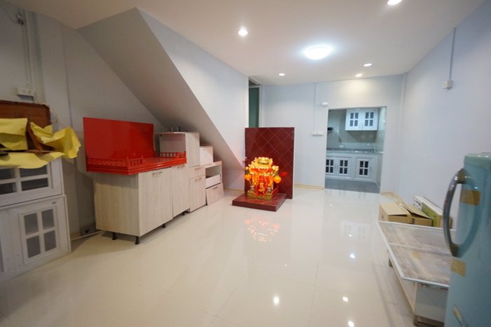 ขายด่วน-ทาวน์เฮ้าส์-21-ตรว-สูง-3-ชั้น-แต่งใหม่-สาธุประดิษฐ์-45-ทะลุถนนยานนาวา-ใกล้-ถนนพระราม-3-เดิ