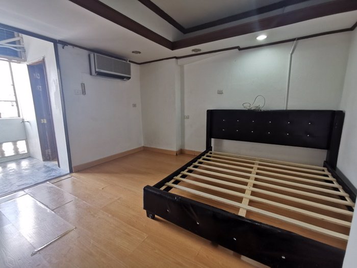 ขายถูก-คอนโด-ซอย-นราธิวาส-14-ย่านสีลม-สาทร-merlin-tower-40-ตรม-ตลาดวรรัตน์-ทะลุ-ซอย-เซ็นหลุยต์-สา