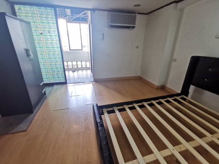 ขายถูก-คอนโด-ซอย-นราธิวาส-14-ย่านสีลม-สาทร-merlin-tower-40-ตรม-ตลาดวรรัตน์-ทะลุ-ซอย-เซ็นหลุยต์-สา