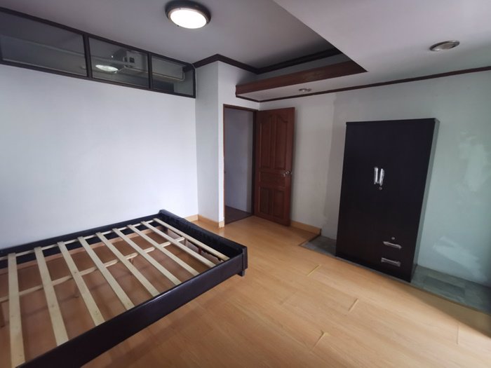 ขายถูก-คอนโด-ซอย-นราธิวาส-14-ย่านสีลม-สาทร-merlin-tower-40-ตรม-ตลาดวรรัตน์-ทะลุ-ซอย-เซ็นหลุยต์-สา