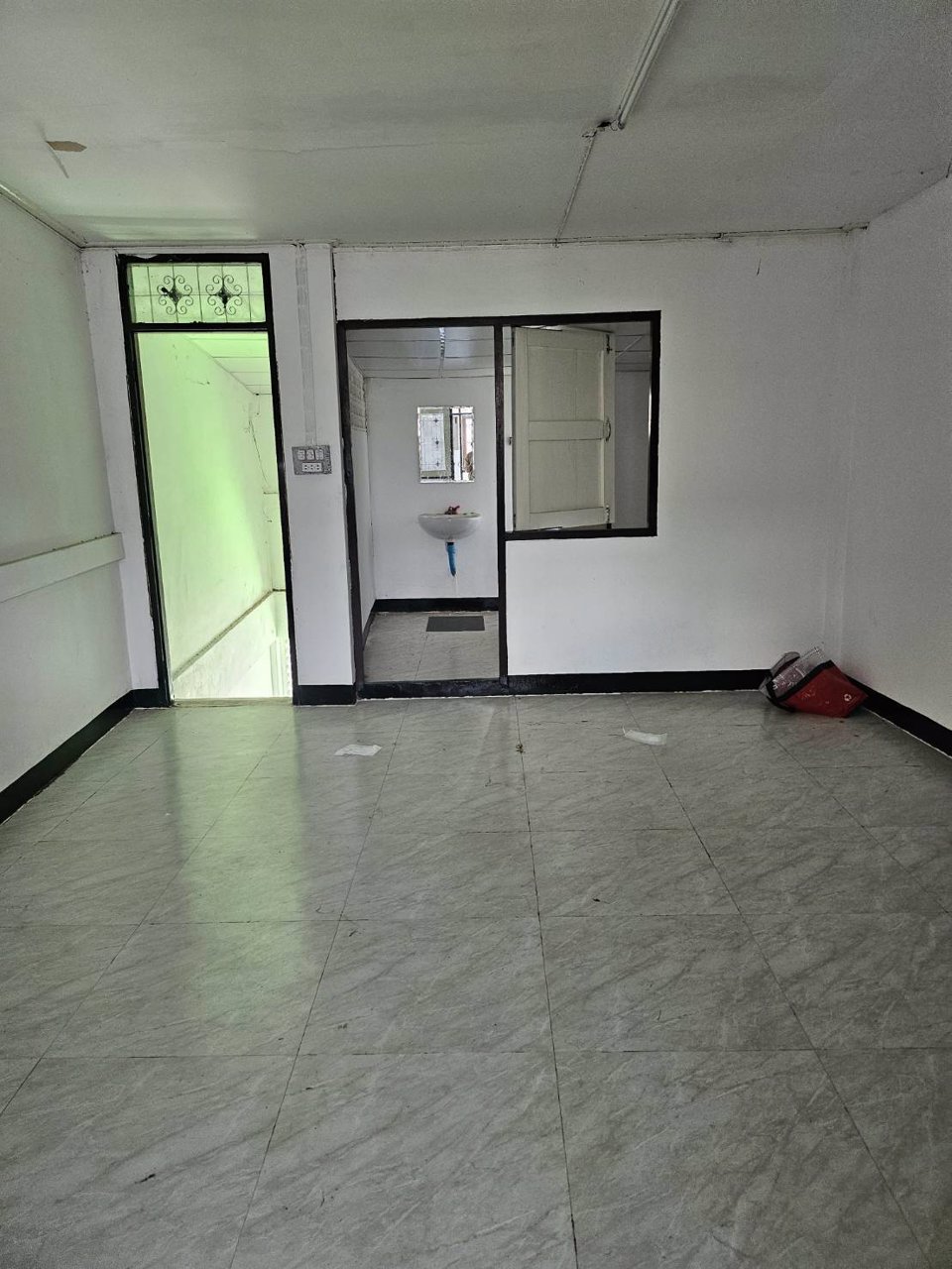 ขายอาคารพาณิชย์-4-ห้องนอน-3-ห้องน้ำ-ในตัว