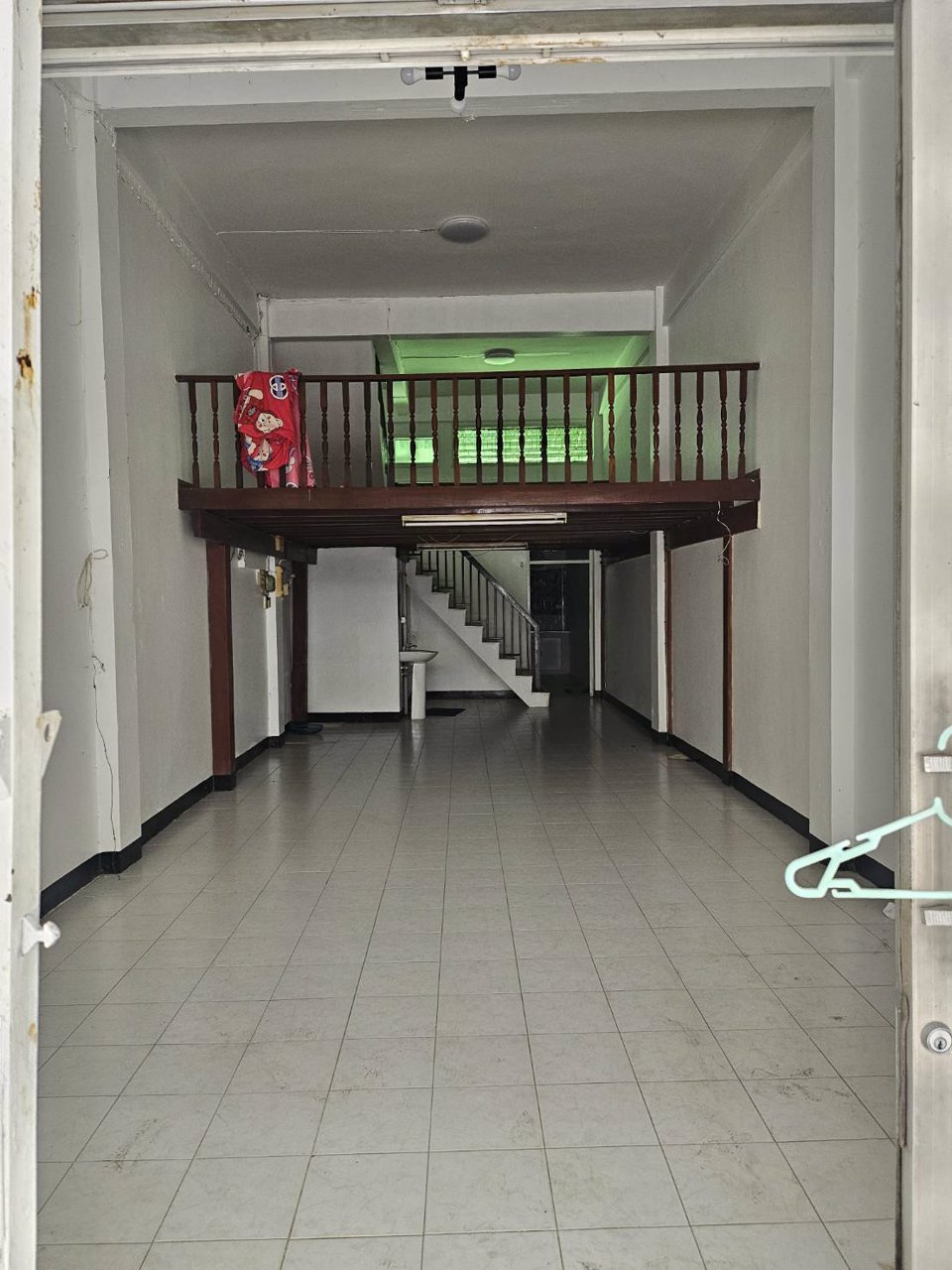 ขายอาคารพาณิชย์-4-ห้องนอน-3-ห้องน้ำ-ในตัว