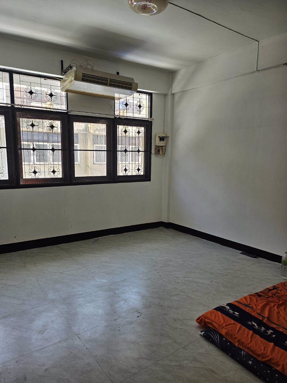 ขายอาคารพาณิชย์-4-ห้องนอน-3-ห้องน้ำ-ในตัว