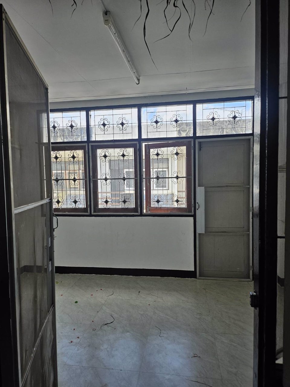 ขายอาคารพาณิชย์-4-ห้องนอน-3-ห้องน้ำ-ในตัว