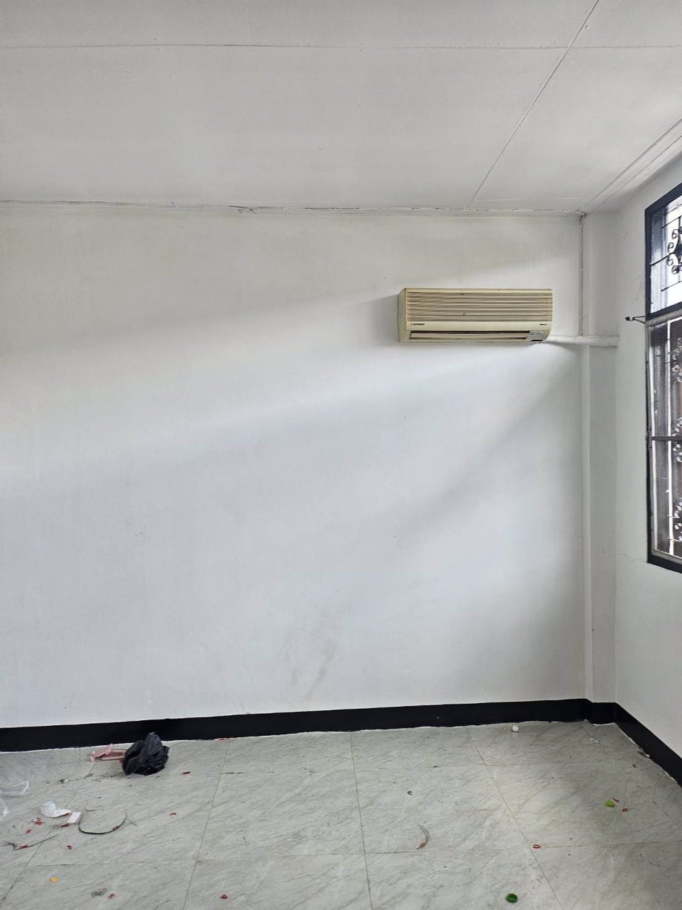 ขายอาคารพาณิชย์-4-ห้องนอน-3-ห้องน้ำ-ในตัว