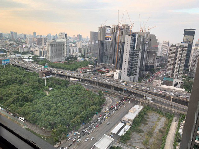 62050-ให้เช่าคอนโด-life-asoke-ขนาด-35-ตรม-2-ห้องนอน-1-ห้องน้ำ-เฟอร์นิเจอร์ครบชุด-ใกล้-mrt-เพชรบุรี