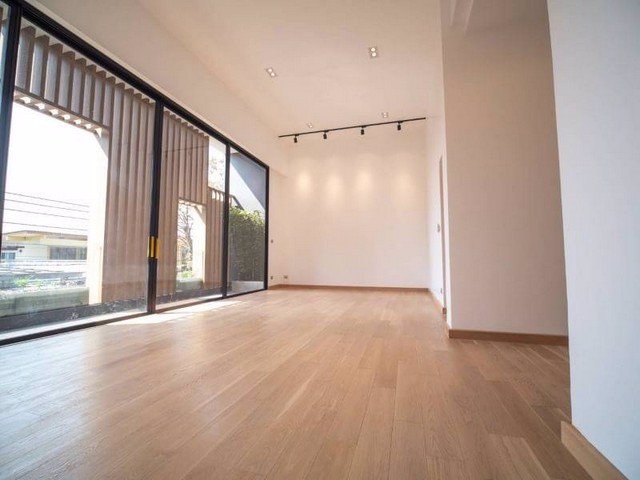 63002-ขายด่วนบ้านเดี่ยว-3-ชั้นพร้อมสระว่ายน้ำ-ซอยพัฒนเวศม์-1-ขนาด-121-ตรว-900-ตรม-5-นอน-5-น้ำ