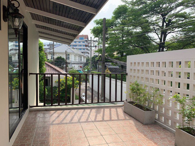 63005-ให้เช่าบ้านเดี่ยว-ในเขตยานนาวา-สาทร-พื้นที่เงียบสงบ-บ้านสวยพร้อมสวนเล็กๆ-สำหรับทำสำนักงาน